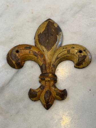 antique cast iron Fleur De Lis / Fleur-De-Lis architectural 1