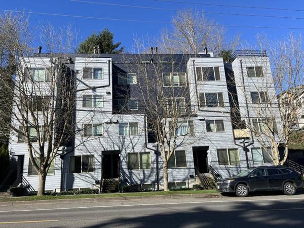 $1,995 / 2br - 745ft2 - Bright remodeled 2 bed/ 1 bath with fireplace and w/d64031137328513120
