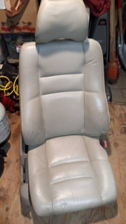Volvo 244/245 , S/V70 Seats 1