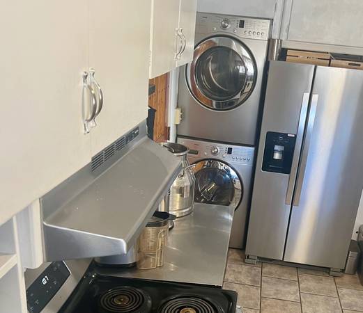 $795 / 3br - 11’ x 11’ unfurnished  bedroom available (Santa Fe)63659729821315120