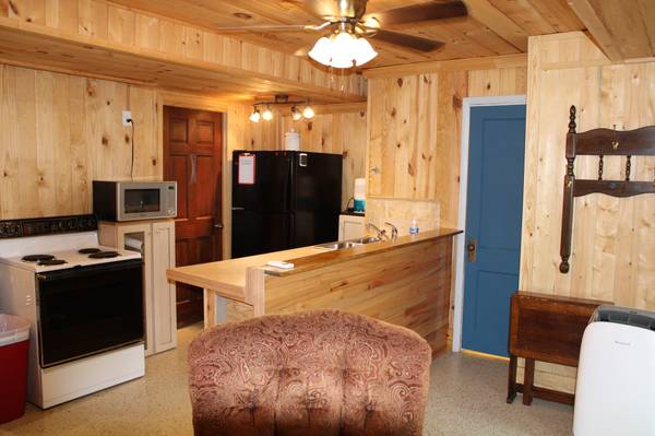 $1,200 / 1br - Studio Apartment --Lake Junaluska (clyde)64029204279809121