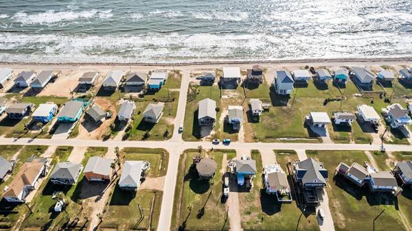 SURFSIDE BEACH HOME FOR SALE! STEPS TO THE BEACH! 1