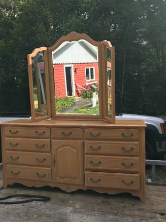 Juego de dormitorio Ethan Allen - $1.500 (Ray Brook)63435484371585121