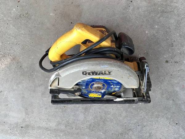 Dewalt circular saw 1