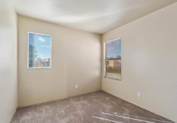 $1,480 / 3br - 981ft2 - Copy and Fax Services, Basketball Court, Covered Parking (Hualapai mountains)63667261440643121