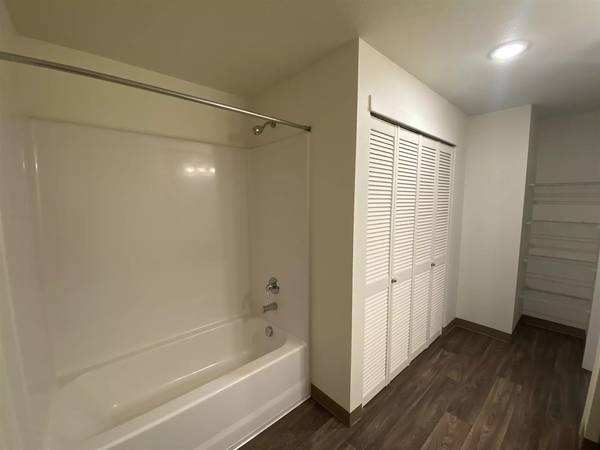$1.336 / 1 hab. - 599 pies² - Eleve cada momento, cada día: su hogar de 1 hab., 1 baño le espera. (Vancouver)63820882489217124