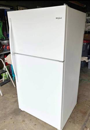 Whirlpool 20.5 Cubic Refrigerator 1