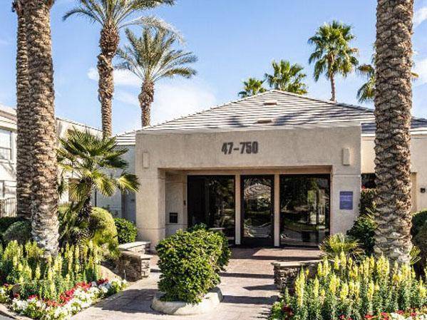$1,975 / 1br - 792ft2 - Private Garages Available, Full Appliance Package63668320887939123