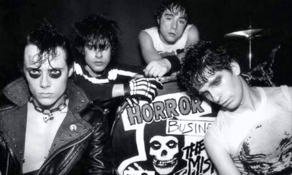 RAMONES and MISFITS Tribute (Seek DRUM & BASS)64038278225539121