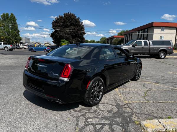 2018 Chrysler 300 S Awd muy limpio - $7,999 (Spokane)63613040198403122