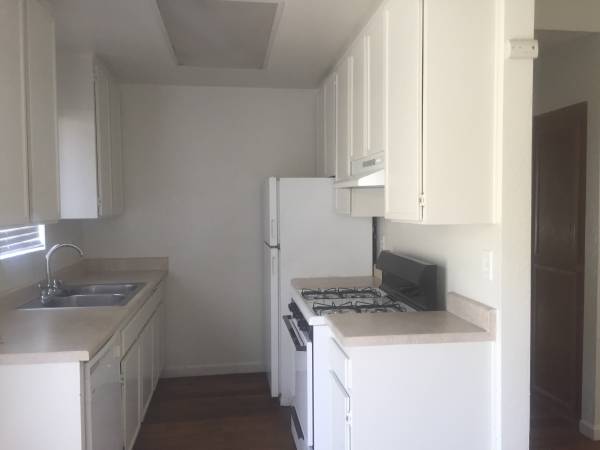 $2,875 / 2br - 728ft2 - 2BD/2BA W/ GARAGE IN MISSION HILLS!! (MISSION HILLS)63998605280386121