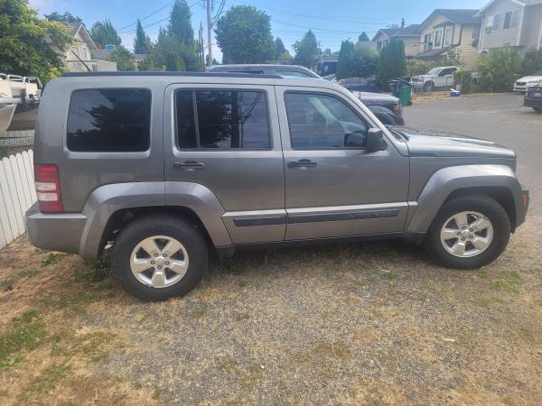 2012 Jeep Liberty - $5,50063623558790659120