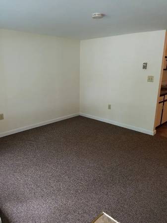 $2,300 / 2br - 2400ft2 - Alquiler anual de lujo de 2 habitaciones (New London)63656161625987120