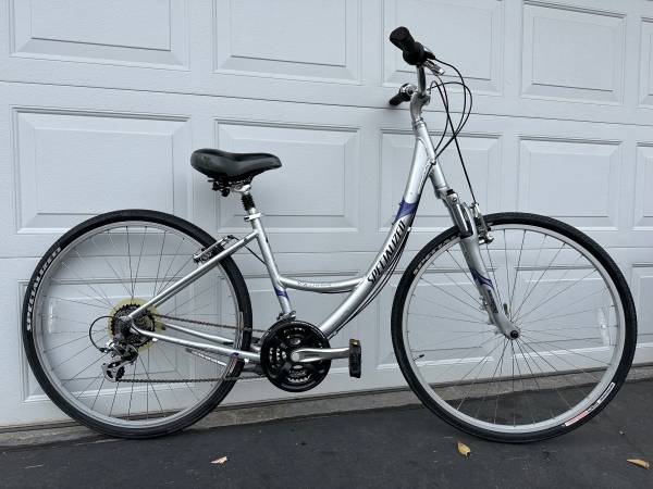 SPECIALIZED Crossroads Sport Step-Thru Hybrid Bike 1