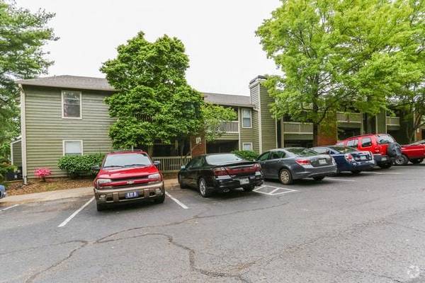 $1,399 / 2br - 1101ft2 - Built in Pantry, Ceiling Fans, Built in Dry-bar (Hermitage Tennessee)63924810701443124