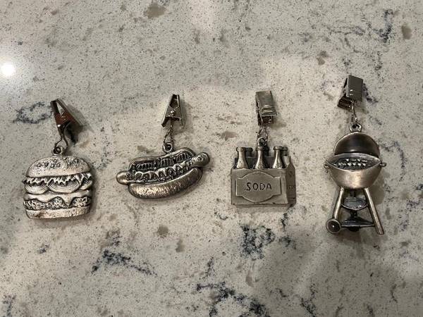 Brand New Set of 4 BBQ Themed Outdoor Tablecloth Clips 1