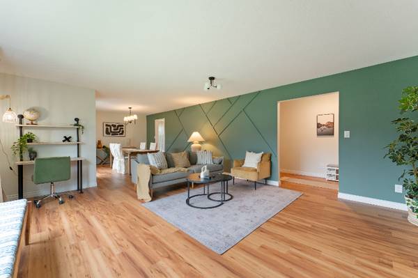 $3400.00 / 2br - 1310ft2 - One level hidden gem - Furnished 2Bd / 2BA near Royal Oaks Club/VanMal64038885634178121