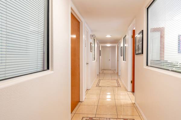 $350 / 75ft2 - Private Office in Renovated Building (Rolando / SDSU / La Mesa)63998606303490123