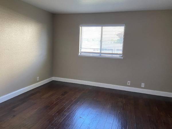 $2550.00 / 3br - 5663ft2 - Charming Single-Family Home for Rent – Quiet Private Court, Walk to Sh63763026075649122