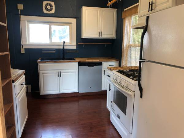 $1,750 / 2br - 792ft2 - 535 SE Side St (Pullman)63689276021249122