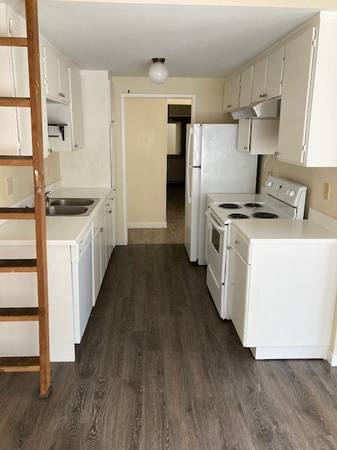 $3,600 / 2br - 1064ft2 - Soleado amplio de 2 habitaciones cerca de Sail Bay y Fanuel Park (Pacific Beach)63878474668673124