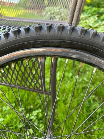 Kenda Tire/ Wheel - $35 (Bay View)63471072792705121