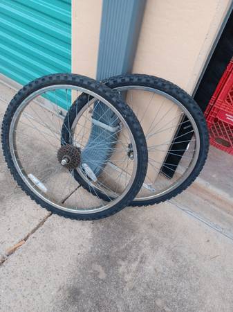 2 WHEELS - $30 (Newcastle)63471295655937120