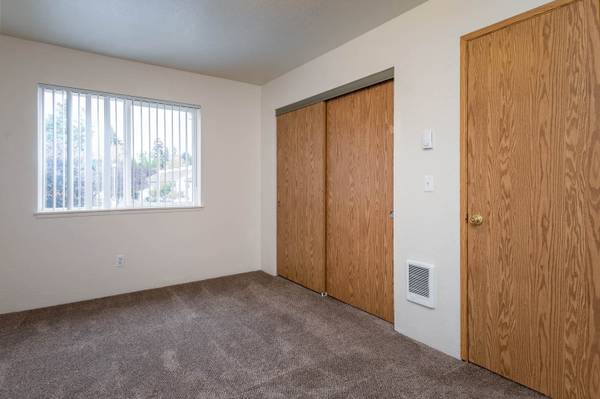 $1,692 / 2 habitaciones - 982 pies cuadrados - ¡Vistas pintorescas justo fuera de tu ventana! ¡Visita hoy! (Portland - Cerca del parque Mt. Tabor)63831465066883122