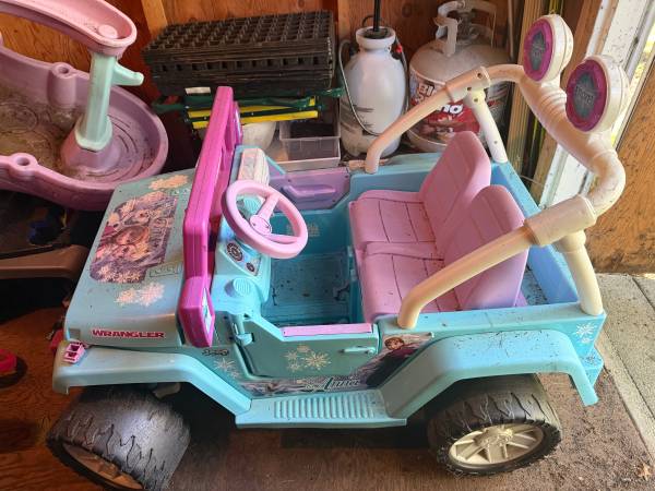 Power wheels jeeps, (2) 1