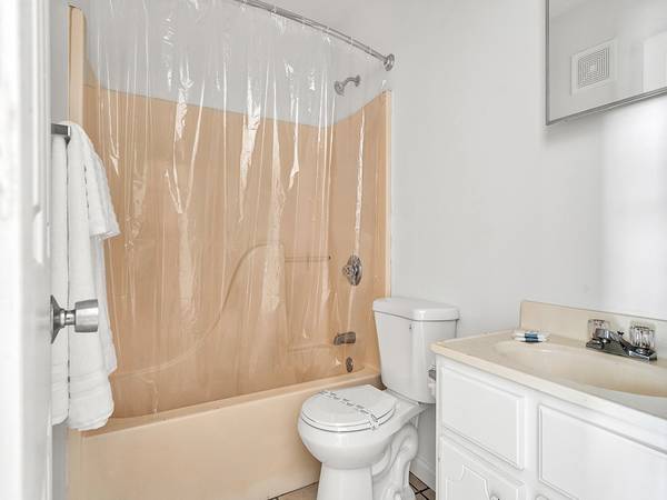 $344 Studio, Free Premium Cable TV, Flat Screen TVs63617452987139121