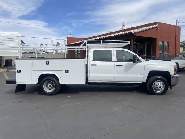 2019 Chevrolet Silverado 3500 4x4 Crew Cab Camioneta de Servicio/Utilitaria - $45,995 (Mesa)63612808871427123