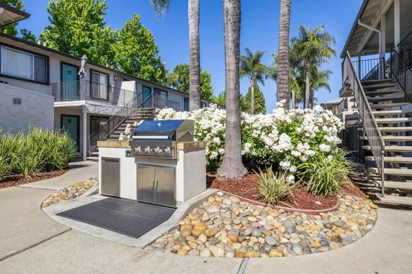 $3,095 / 2br - 855ft2 - Your Campbell escape: Cielo living near Pruneyard delights (campbell)63851967027075123