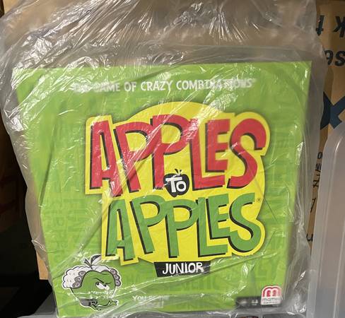 NEW Mattel Apples to Apples Party Box The Game junior 1