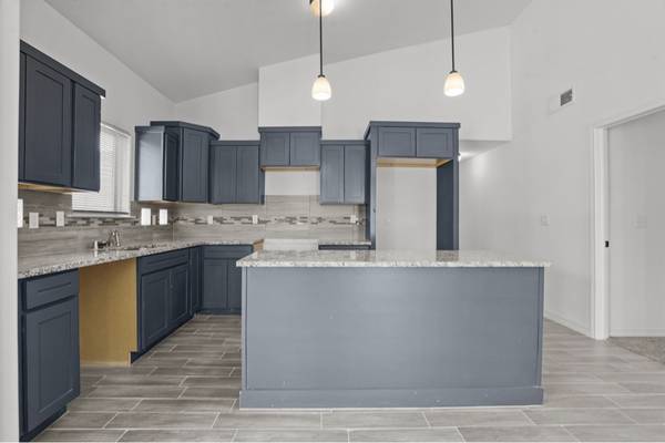 $1900.00 / 4br - 1514ft2 - Stunning Single Unit Home in El Paso | $1900/mo | Available 10/13/202563971417253891123