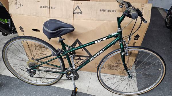 Fully Serviced Pre-owned GT Arette Comfort Hybrid Bike Small 1