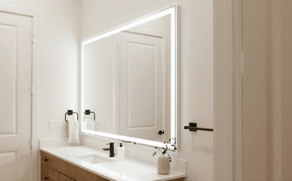 $1.391 / 554ft2 - Vida de Lujo para Trabajadores Esenciales, Aire Acondicionado, Lavadora y Secadora, Piscina (Dallas)63796375774211122