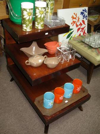 MID CENTURY MODERN "SPRINGFIELD FURNITURE WORKS" THREE STEP END TABLE 1