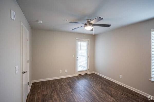 $1,399 / 2br - 1101ft2 - Built in Pantry, Ceiling Fans, Built in Dry-bar (Hermitage Tennessee)63924810701443120