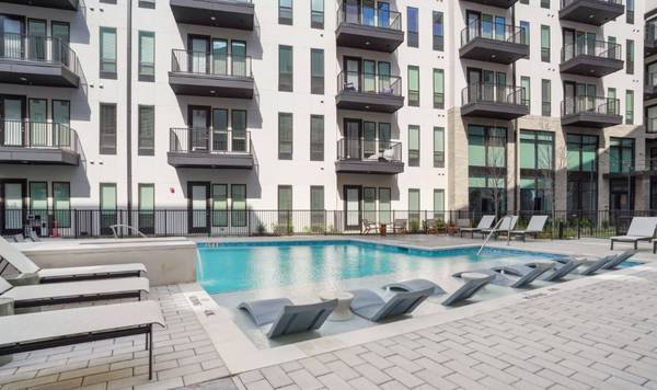 $2,669 / 2br - A Brand New Trendy Apt in Las Colinas - 6 WEEKS FREE (Irving/Las Colinas)63796350950273124