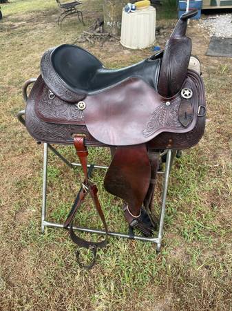 16” Circle Y Park & trail saddle 1