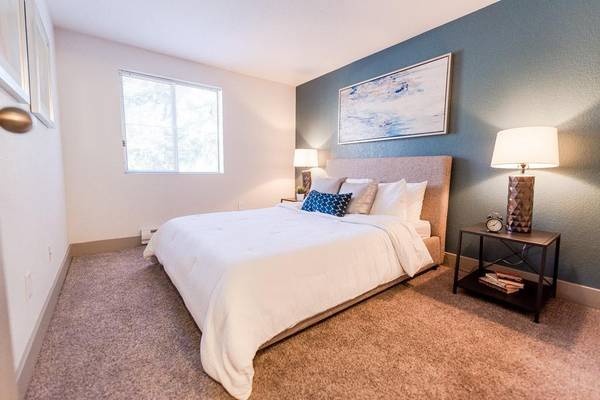 $1,582 / 2br - 820ft2 - Wi-Fi Lounge, Washer & Dryer In Unit, Patios and Balcones Available* (Fircrest)64031309872769121