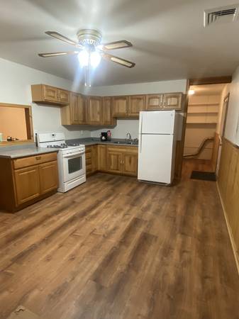 $3,000 / 3br - 1080ft2 - 3 BEDROOM HOUSE FOR RENT IN STRATFORD, CT (Stratford)63661204585859122