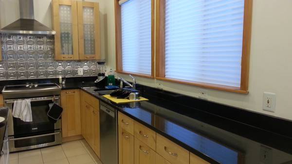 $1,200 / 150ft2 - Bedroom in Stunning Condo- Walk to Davis Sq/ Harvard University (Walk to Green Line- Ball Sq/ Red Line- Porter Sq)63620245903491122