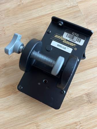 Placa de batería Anton/Bauer QRC-LG con montura Gold Mount y abrazadera - $100 (Emeryville)63471416418435121