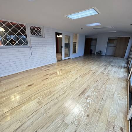 FARMHOUSE FOR RENT - ALL UTILITIES INCLUDED, WASHER & DRYER HOOK-UPS 1