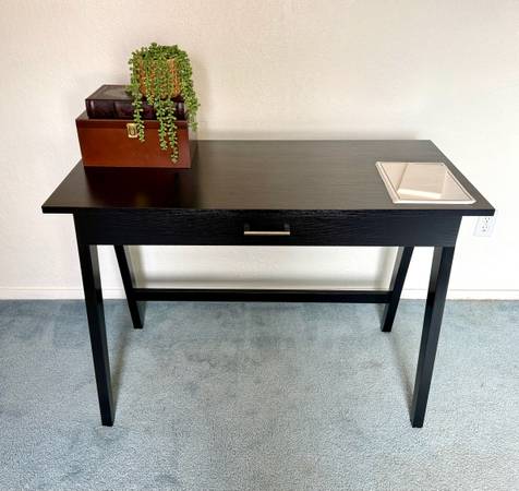 Desk 1