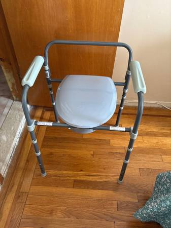 Free Commode 1