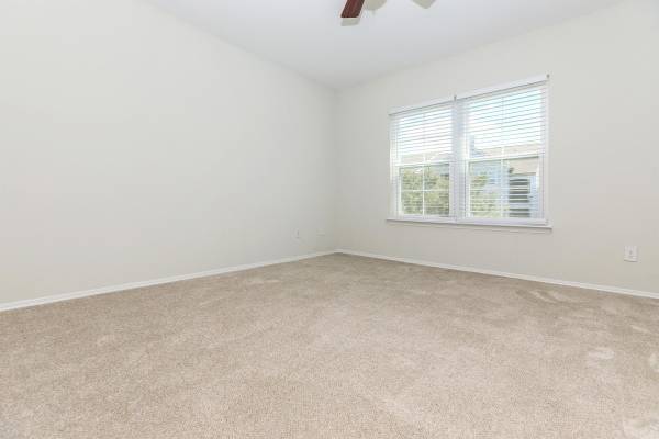 $2,010 / 1br - 788ft2 - 1bd 1ba, Clubhouse, Refrigerator (5901 Coverdale Way, Alexandria, VA)63896508242818121
