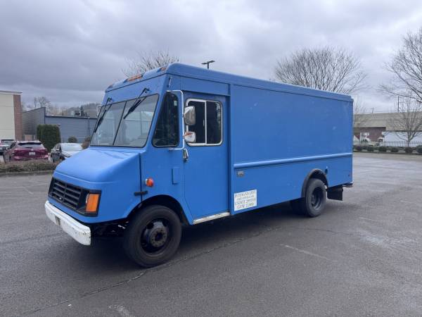 Chevy P30 Stepvan - Aluminum Step Van - Food Truck or Delivery truck 1