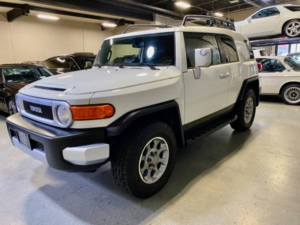 2011 Toyota FJ Cruiser Off - Photo 2
